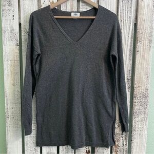 Old Navy Long V-neck Sweater‎ Womens Size Medium Gray Lightweight Cozy Casual